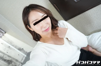 Vũ điệu đầy kích thích với nhân viên mới trong phòng thay đồ